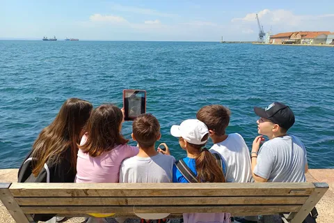 Thessaloniki: Family Treasure Hunt & Tour w Food Stops