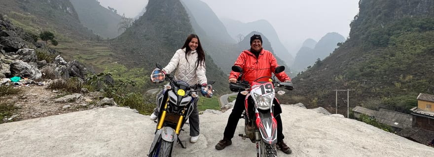 Ha Giang Loop 4 days luxury motorbike tour with easy driver (circuit de 4 jours en moto de luxe avec chauffeur)
