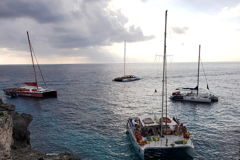 Montego Bay: Bamboo Rafting Tour and Rick's Café visit