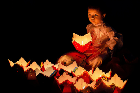 Hoi An: Gita notturna in barca e rilascio delle lanterne sul fiume Hoai