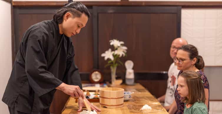 Takayama: Onigiri and miso soup making at a buddhist temple