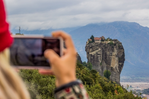 Athens: Meteora Monasteries & Caves Day Trip & Lunch Option Shared Tour in English with Bus Transfer and Lunch