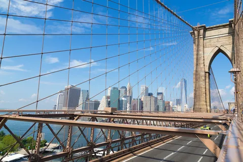NYC: Brooklyn Bridge, DUMBO, and Skyline Guided Tour