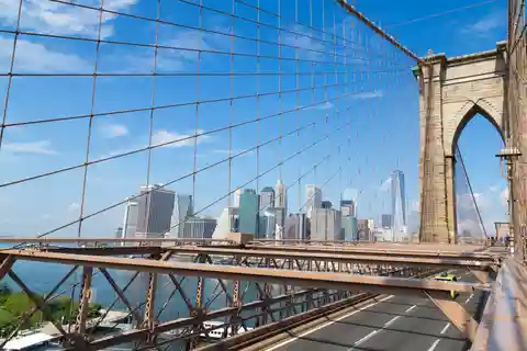 NYC: Brooklyn Bridge, DUMBO, and Skyline Guided Tour