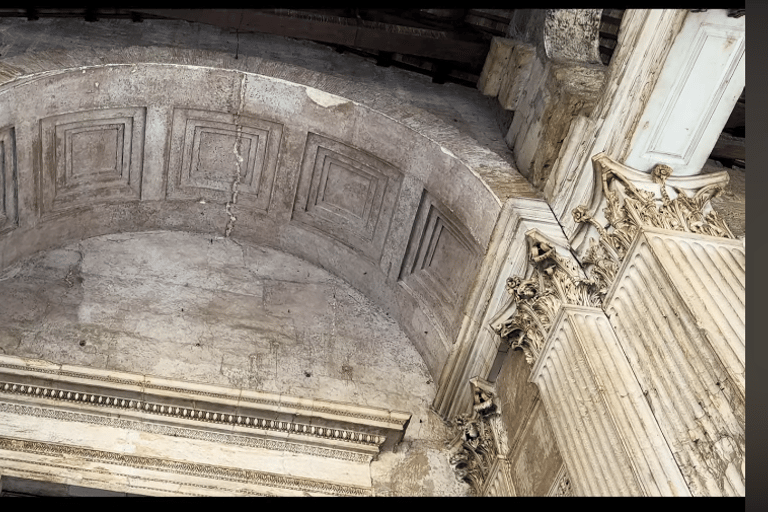Rome Pantheon Night Tour with Local Host & Guide Entry Ticket + Audio Guide Experience
