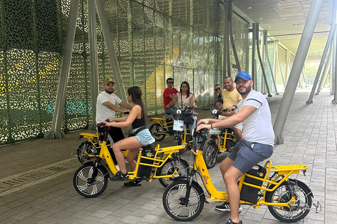 Medellín: Urban Getaway with local Coffee on E-Bike Urban E-Bike in English