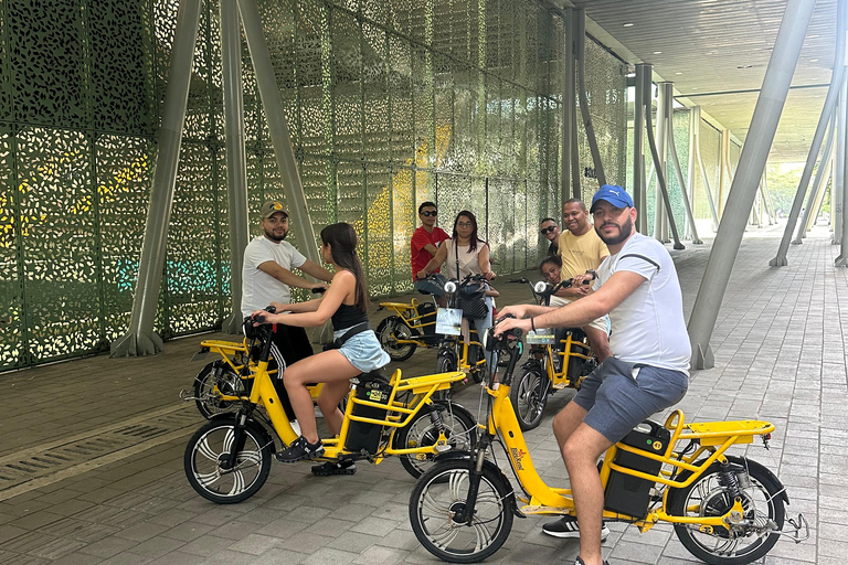 Medellín: Urban Getaway with local Coffee on E-Bike Urban E-Bike in English