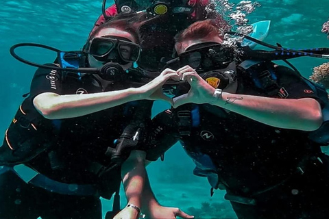 Hurghada: Luksusowa prywatna wycieczka jachtem z lunchem i atrakcjami