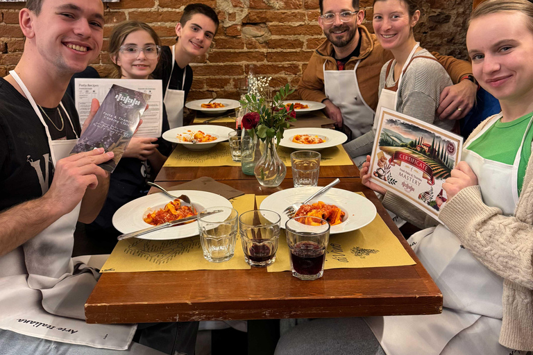 دورة صنع المعكرونة الأصيلة في فلورنسا مع طاهٍ محلي