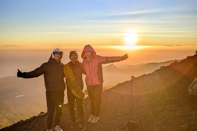 Lomnok Hiking: Mount Rinjani 3Days_2Night Sembalun to senaru