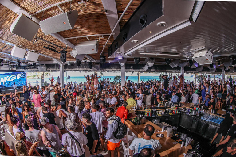 Fête de jour dans les meilleurs clubs de plage de MykonosFête de jour au meilleur club de plage de Mykonos