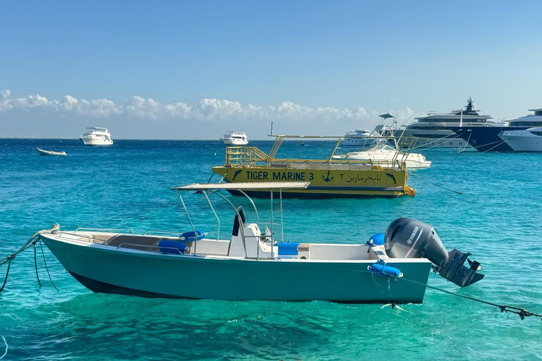 Sea taxi to Magawish island by speedboat