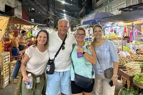 Manila: Chinatown Nighttime Tour by Tuk-Tuk