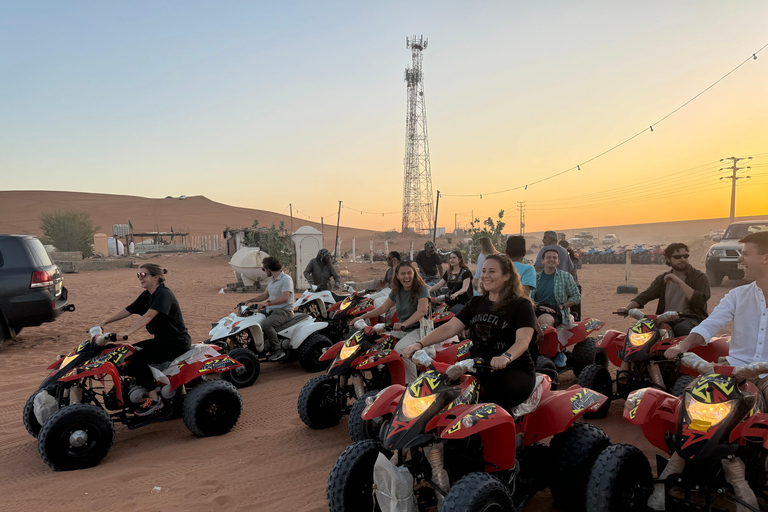 Riyadh Red Sands Tour : dune bashing & camel riding.