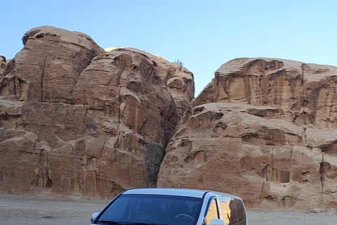 Alquila un coche con conductor para visitar todo Jordania desde Ammán.Por Un Día Coche Con Conductor.