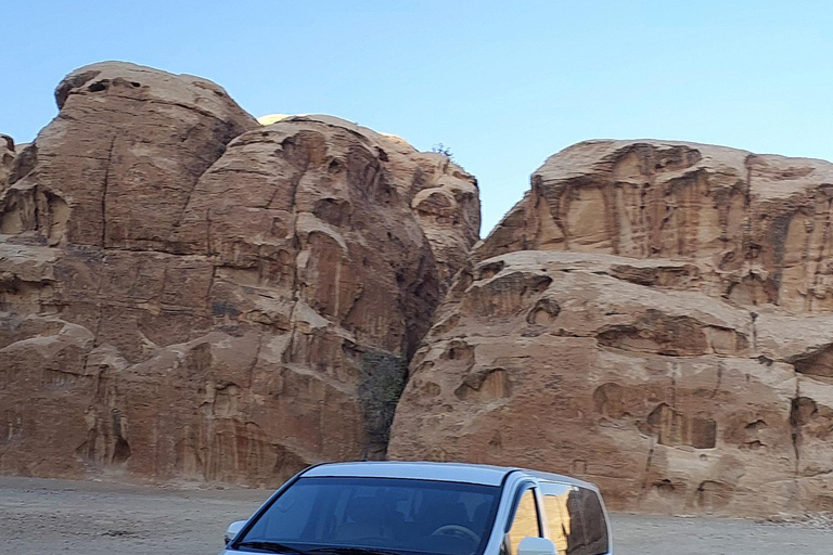 Alquila un coche con conductor para visitar todo Jordania desde Ammán.Por Un Día Coche Con Conductor.