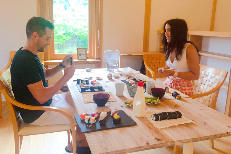 Kyoto: Sushi Making Workshop Experience