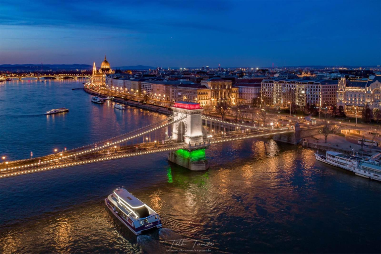 Budapest: St. Stephen's Day Fireworks Cruise with Drink