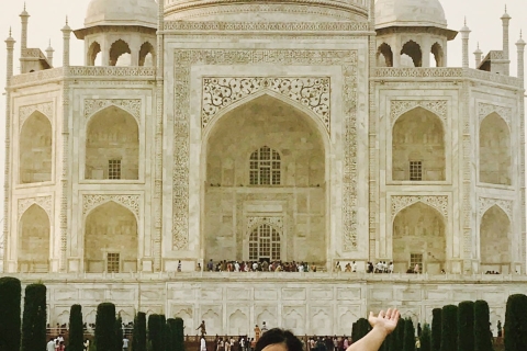 "Gouden Uur bij de Taj: Een genot bij zonsopgang in AgraVanuit Delhi: Taj Mahal Zonsopgang en Agra Fort Privé Tour