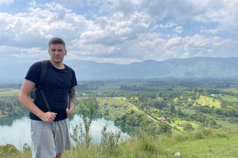 Uganda: 2-Day Chimpanzee Trekking, Hot Springs & Craters