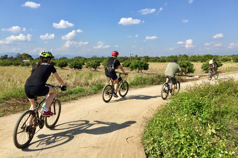 شيانغ ماي الشلال اللزج، وجولة في بحيرة الكاياك وركوب الدراجات الهوائيةشيانغ ماي: شلال لزج، جولة كا