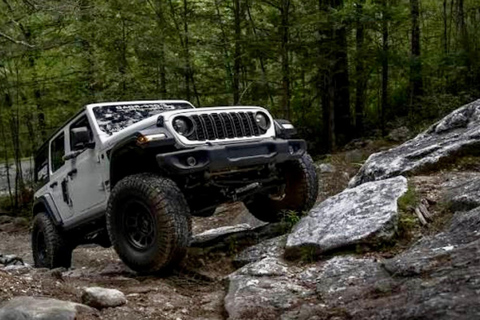 Patras : lever du soleil au mont Panachaiko en Jeep et petit-déjeuner grecPatras : lever du soleil au mont Panachaiko en 4x4 et petit-déjeuner grec
