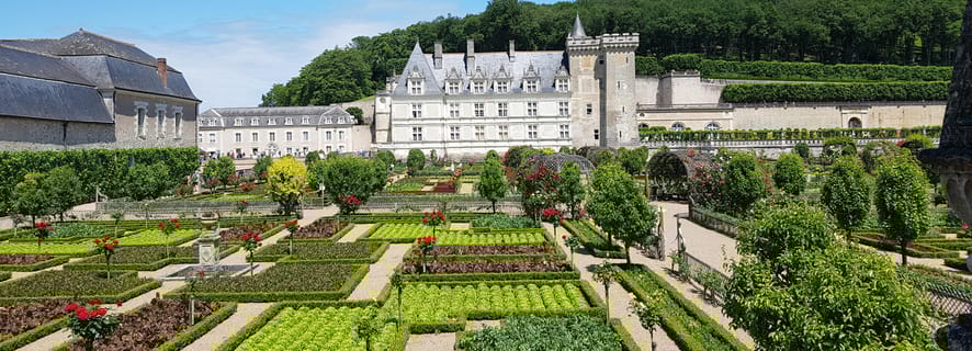 Passeios: Excursão matinal aos castelos Azay-le-Rideau e Villandry