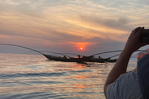 Kigali: tour di 4 giorni tra gorilla e scimpanzéKigali: tour di 4 giorni con trekking tra gorilla e scimpanzé