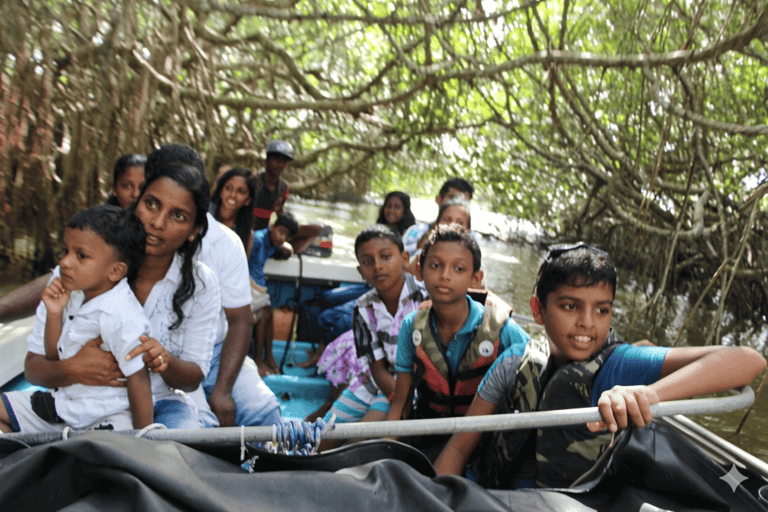 Bentota: Private Mangrove Cave Boat Tour & Wildlife Safari 1-Hour River Highlights Safari