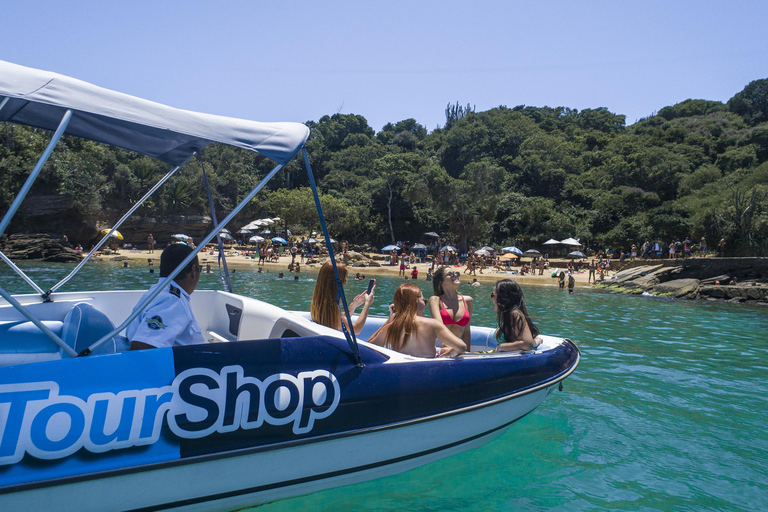 Búzios: Tour by private 6-seat speedboat