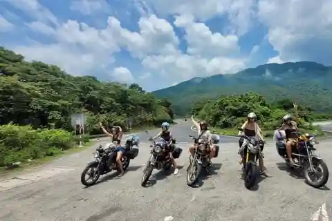 De Hue a Hoi An en Moto por el Paso de Hai Van ( o viceversa)