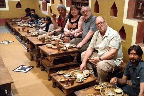 From Delhi: 2 Days Jaipur Sightseeing Tour By Car