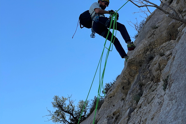 تسلق الصخور في تيرانا، مغامرة في الجبال