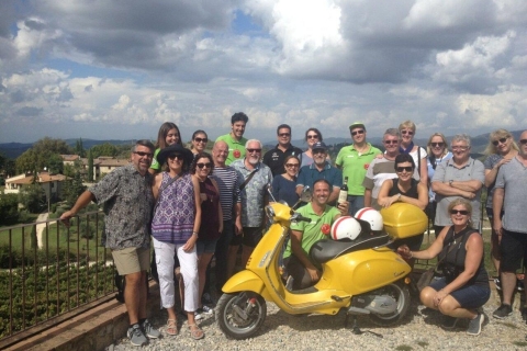 Ab Florenz: Chianti-Tagestour mit einer Original-VespaExklusiver Fahrer