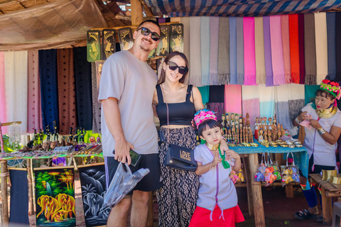 Excursión a los templos rojo, azul y blanco y a las aguas termales desde Chaing MaiTemplos rojos, azules y blancos y viaje a aguas termales desde Chaing Mai