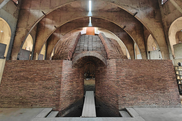 Wuhan: 3-Day Jingdezhen Pottery Tour with Rail & Hotel