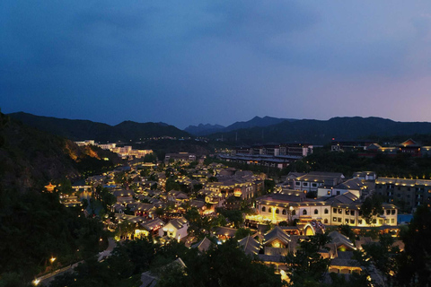 Transfert privé de nuit en cas d&#039;escale : Simatai et la ville d&#039;eau de Gubei