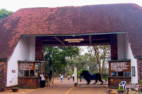 Medio día Parque Nacional de Nairobi, Karen Blixen, Centro de las Jirafas