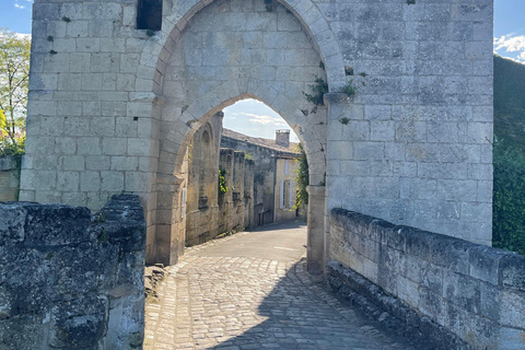 From Bordeaux: Morning in Saint-Emilion – Breakfast + Tour + Tasting Morning in Saint-Emilion from Bordeaux: Breakfast + Tour + Tasting