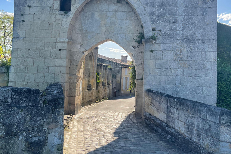 From Bordeaux: Morning in Saint-Emilion – Breakfast + Tour + Tasting Morning in Saint-Emilion from Bordeaux: Breakfast + Tour + Tasting