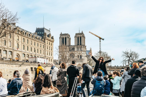 Paris: Seine River Sightseeing Cruise with Parisian Macaron Paris: Seine Day/Evening Cruise & Macaron Experience