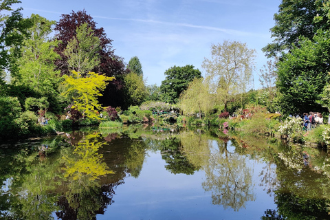 Giverny: Monet House Tickets With Garden Guided Tour Monet House Skip The Line With Garden Tour - Standard Group