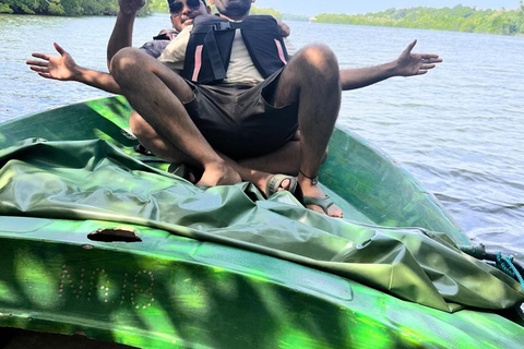 Da Colombo/Negombo: safari sul fiume Madu e allevamento di tartarugheDa Kandy: Tour in tuk tuk di Sigiriya e della roccia di Pidurangala
