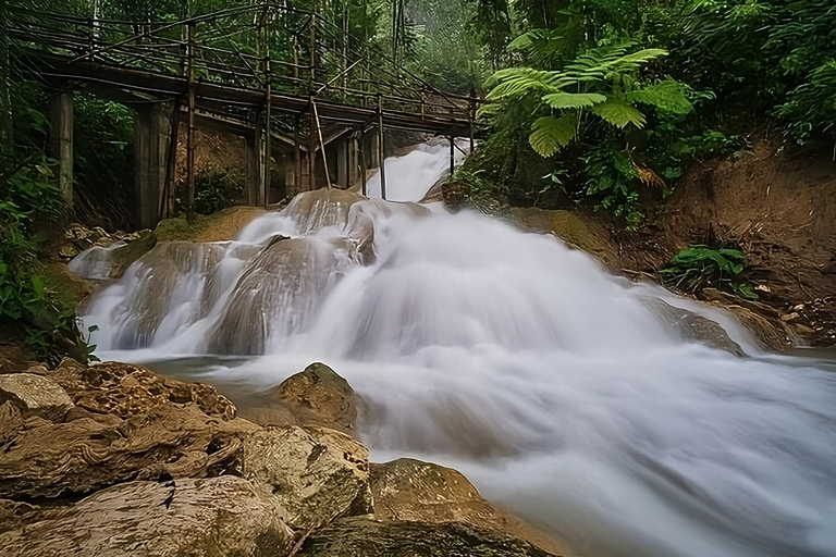 Yogyakarta: Menoreh, Chicken Church, Mudal & Glagah Day Trip
