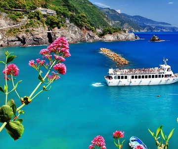 From Pisa: Cinque Terre Small Group Tour