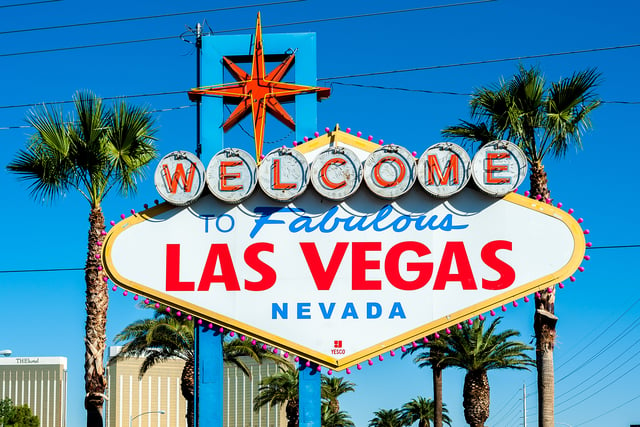 LA: 2-Day Las Vegas Tour with Hoover Dam &amp; Accommodation