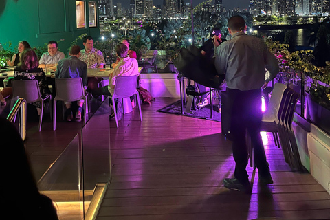 Panama City: esperienza nei bar locali — Notti a Casco ViejoPanama City: esperienza nei bar locali — notti a Casco Viejo