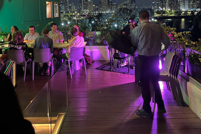 Panama City: esperienza nei bar locali — Notti a Casco ViejoPanama City: esperienza nei bar locali — notti a Casco Viejo