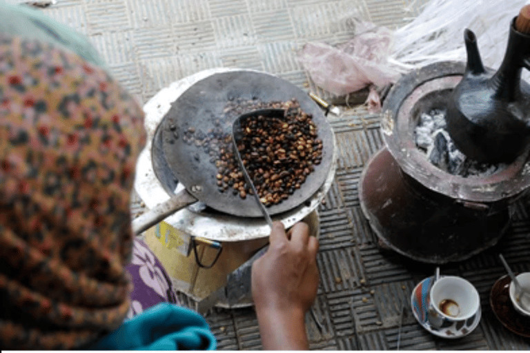 Addis Ababa: Cooking Class, Injera baking & coffee ceremony