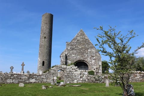 County Clare: Inis Cealtra Guided eBike Tour with Boat Trip - Image 2